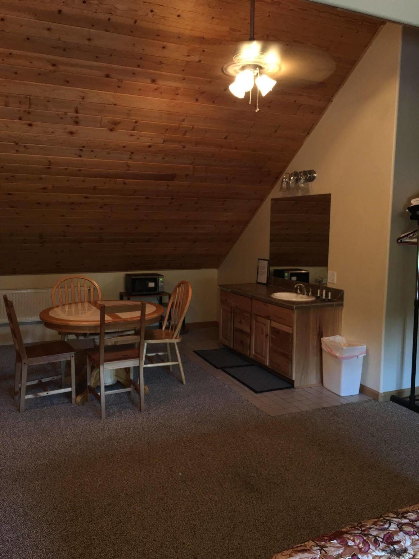 Twin Peaks Lodge And Rv Park Seward Exterior photo